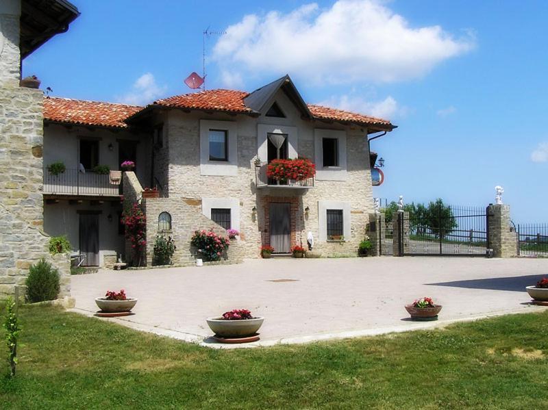 Agriturismo La Cascina Villa Bossolasco Esterno foto